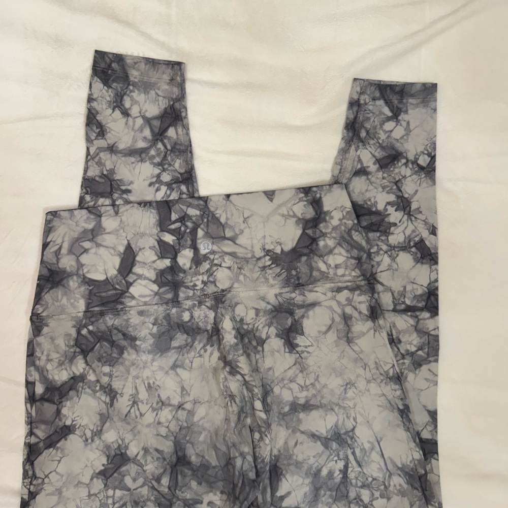 Lululemon shibori full on leggings - Picture 3 of 8